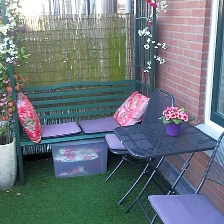 Bed En Broodje Bloem
