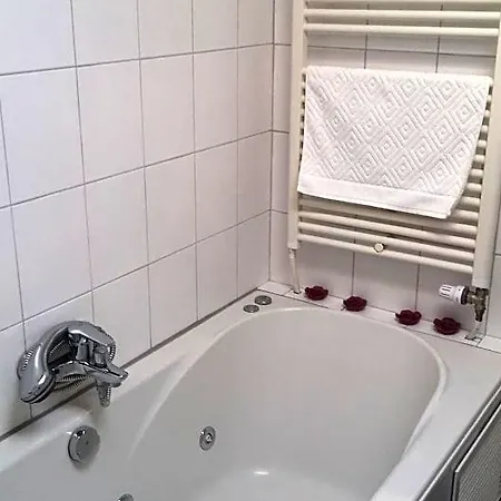 Bed and Breakfast Bed En Broodje Bloem 4*