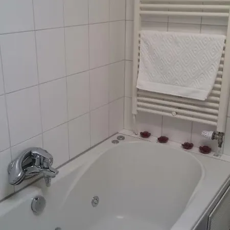 Bed and Breakfast Bed En Broodje Bloem 4*